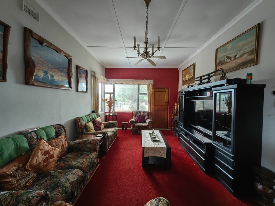 6 Bedroom Property for Sale in Glenlilly Western Cape